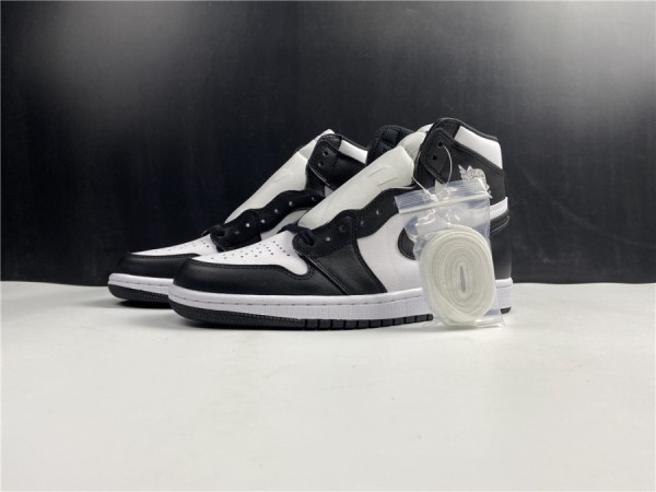 Air Jordan 1 Retro High OG "Black/White" 555088-010