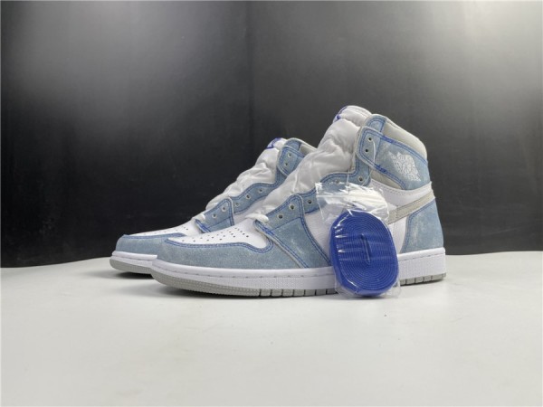 Air Jordan 1 Retro High OG "Hyper Royal" 555088-402