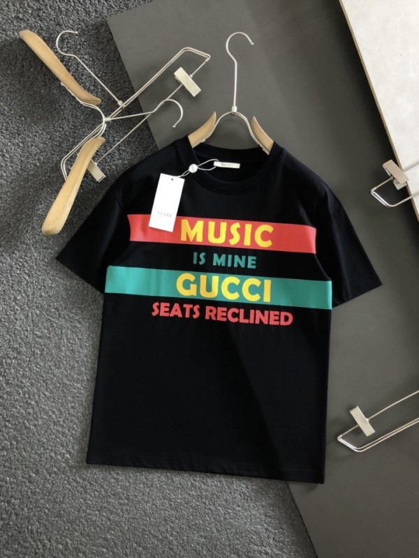 Gucci Letter Printing Short Sleeves Short T - Black