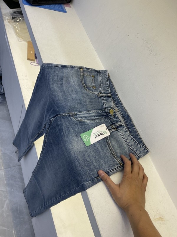 LV Denim Classic Wash Color Jeans