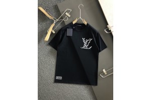 Louis Vuitton Short Sleeve T-shirts Black LV-0001